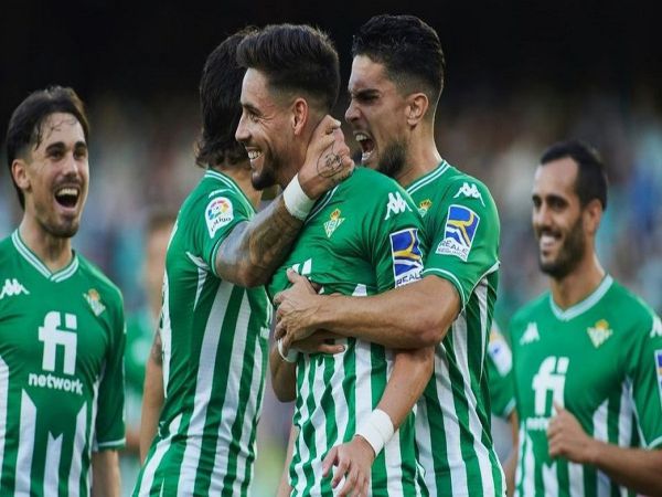 Soi kèo Betis vs Frankfurt, 00h45 ngày 10/3 - Cup C2 Châu Âu