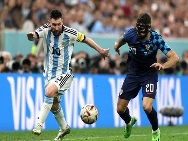 Bóng đá QT 14/12: Ma thuật của Messi đã hủy diệt Croatia