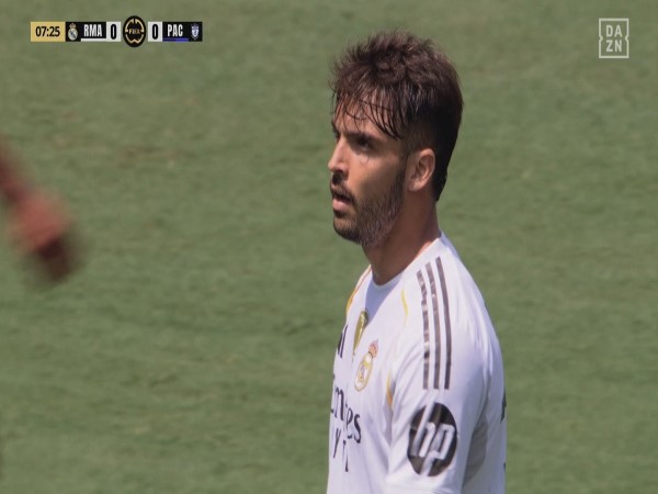 Phản ứng từ nội bộ Real Madrid: "Gánh nặng" mang tên Raul Asensio