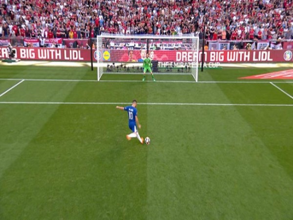 Quy định luật đá penalty sân 11 người