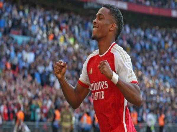 Jurrien Timber – Bức tường mới nơi hàng thủ Arsenal
