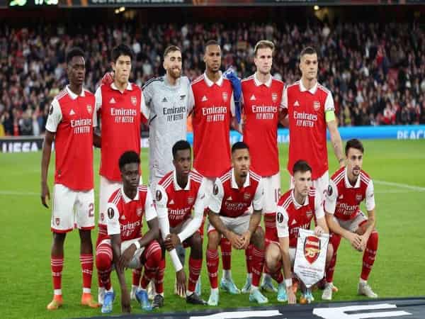 Đội hình Arsenal 2022 kết hợp sức trẻ và bản lĩnh chiến đấu