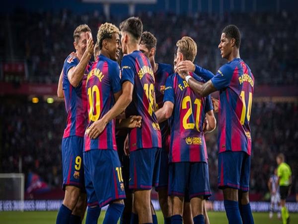 Barcelona vượt lên nhờ Real Madrid sẩy chân