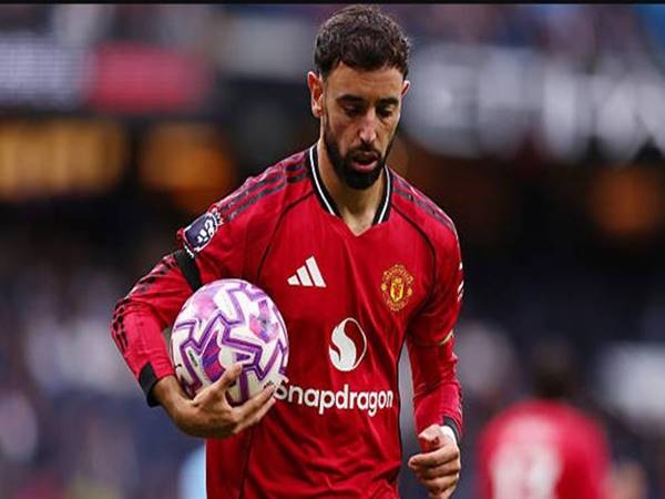 Tin MU: Quỷ đỏ chuẩn bị hạ giá bán tiền vệ Bruno Fernandes