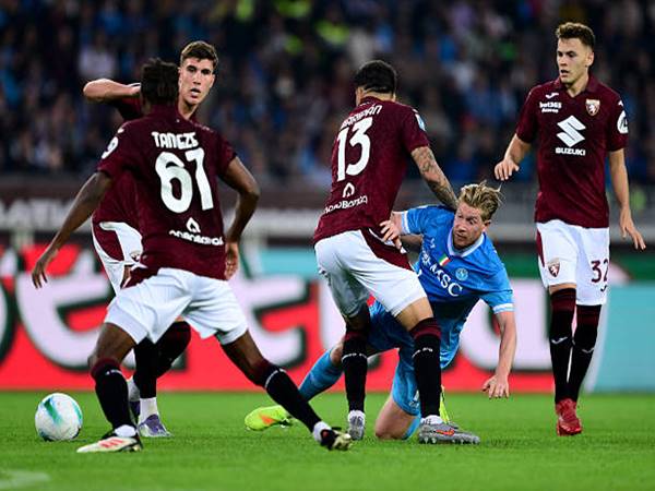 Tin Napoli: CLB Napoli bất ngờ để thua trước đối thủ Torino