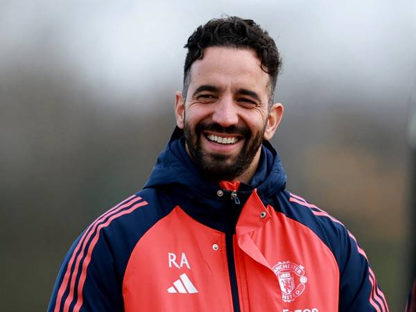 Huấn luyện viên của MU hiện tại