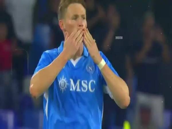 Napoli quyết thắng để tránh bị loại sớm