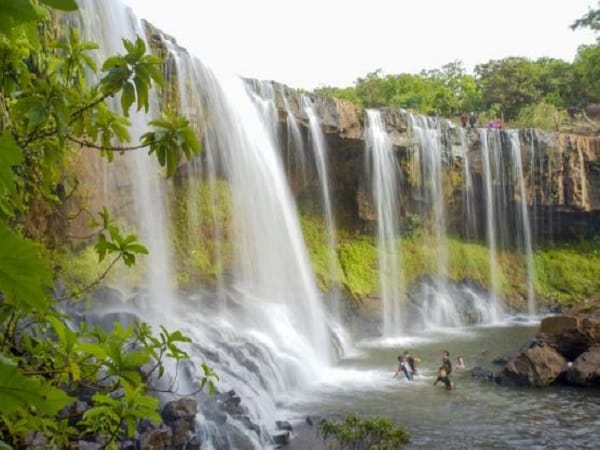 Nằm mơ thấy thác nước có ý nghĩa gì và con số gì may?