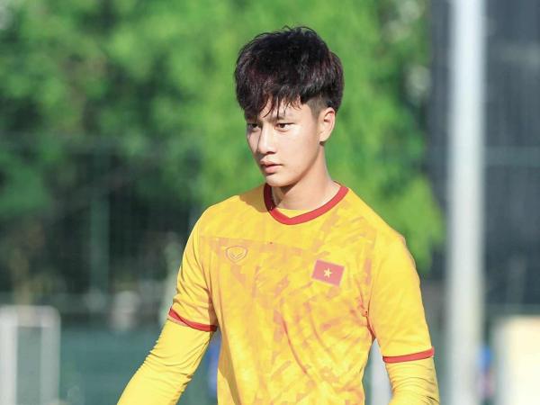 Tiểu sử thủ môn Cao Văn Bình và sự nghiệp thi đấu